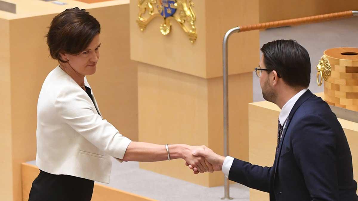 Moderatledaren Anna Kinberg Batra och Jimmie Åkesson