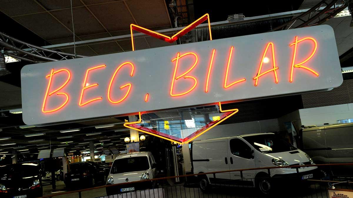 Försäljningen av begagnade bilar backar. (Foto: TT)