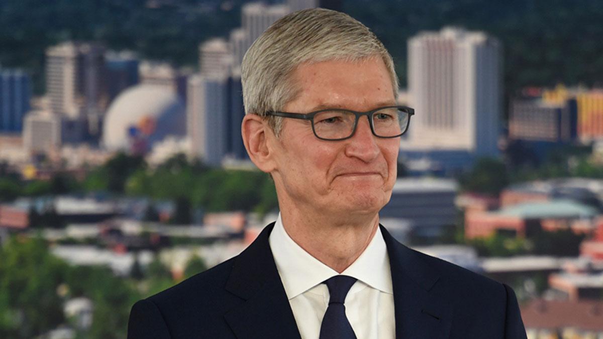 Apple, där Tim Cook är vd, bekräftar förvärvet av NextVR, en startup som spelar in liveevents och visar dessa i virtual reality. (Foto: TT)