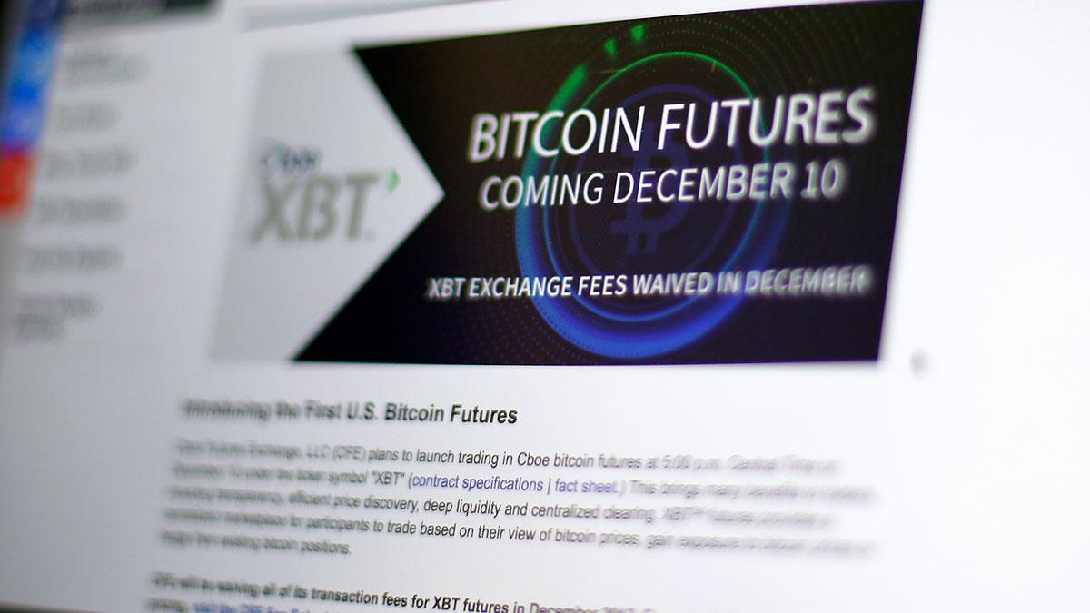 Bitcoin ryckte direkt i börsdebuten när handeln öppnade på CBOE. (Foto: TT)