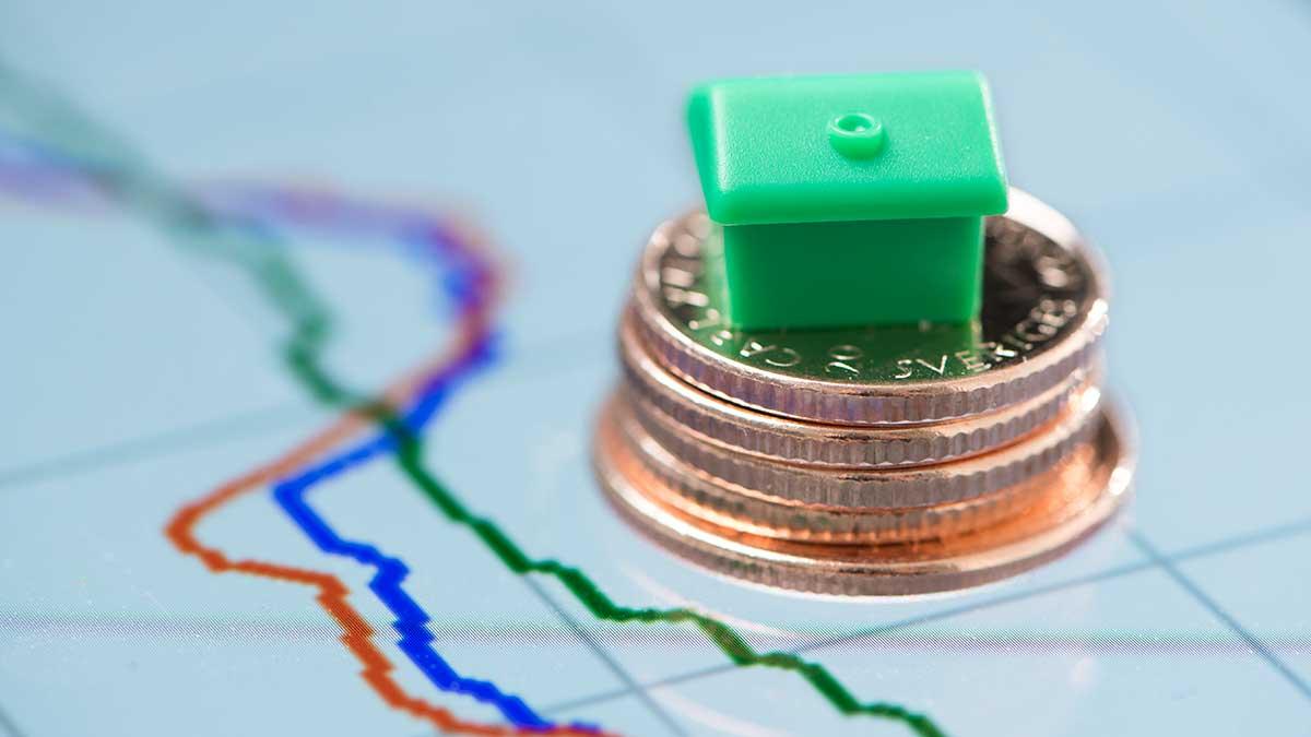 Både Nordea och Handelsbanken höjer nu bolåneräntan. (Foto: TT)