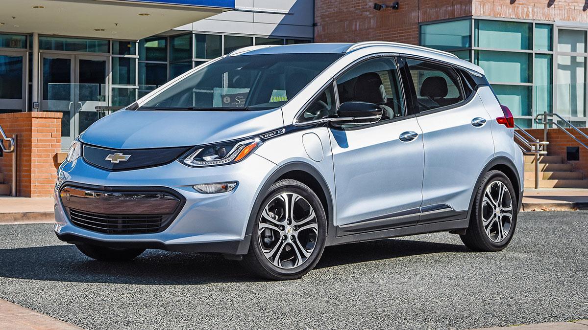 GM trappar upp produktionen av elbilen Chevrolet Bolt. (Foto: TT)