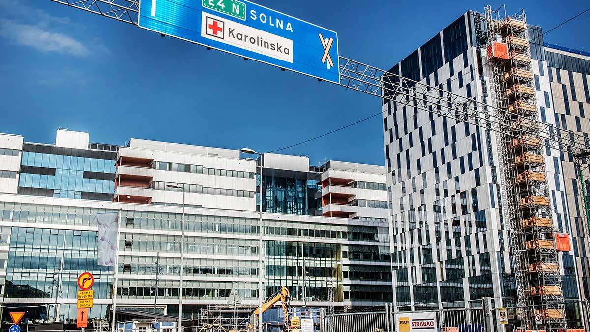 Åtta män är häktade i ekobrottshärvan som skakar Nya Karolinsksa-bygget. (Foto: TT)