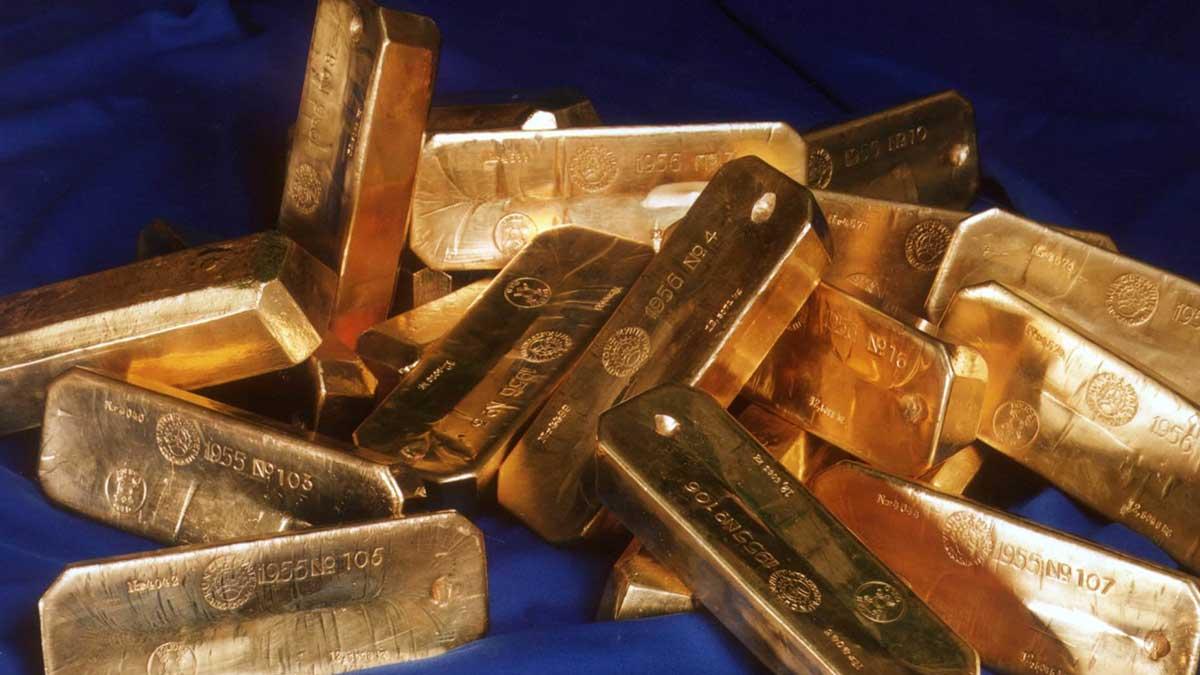 Guldskatten (ej tackorna på bilden) som arvtagaren fann i huset uppges vara värd drygt 34 miljoner kronor. (Foto: TT)