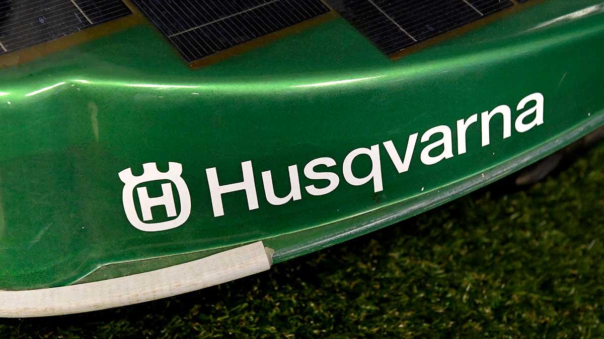 Skogs- och trädgårdsproduktföretaget Husqvarna minskade resultatet oväntat mycket i andra kvartalet men redovisar en omsättning som var högre än väntat. (Foto: TT)