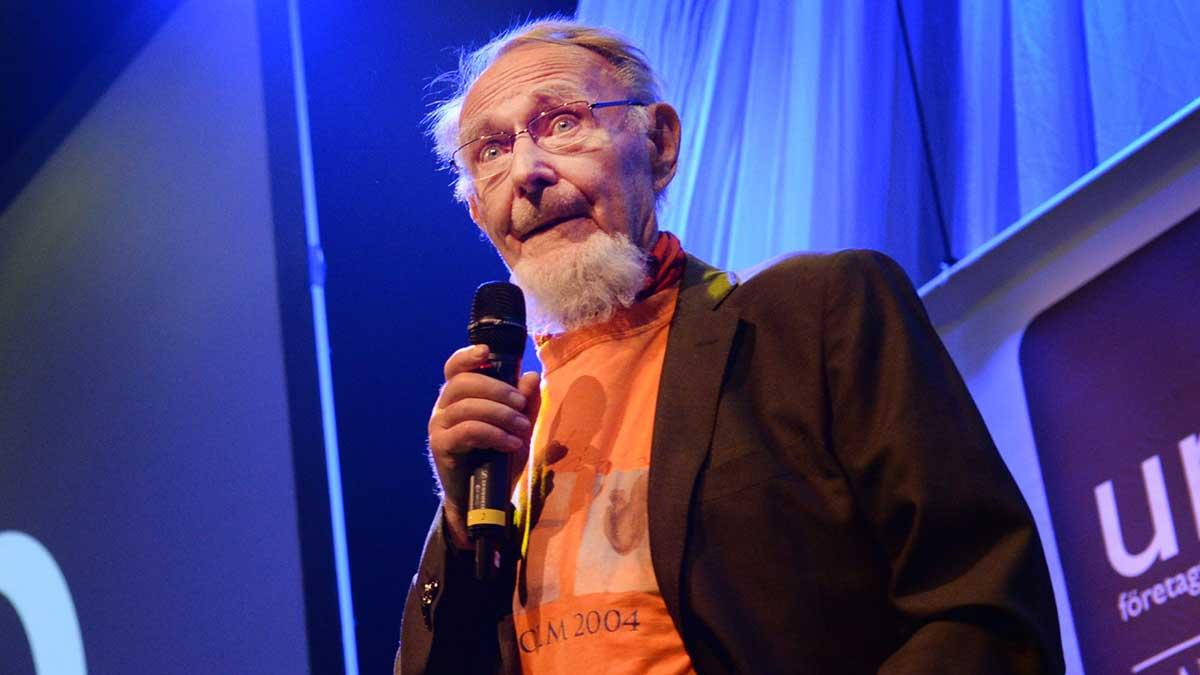 Sedan 1976 har Ingvar Kamprad planerat för vad som ska hända vid "worst case". "Det finns ett regelverk för närmaste hundra åren"