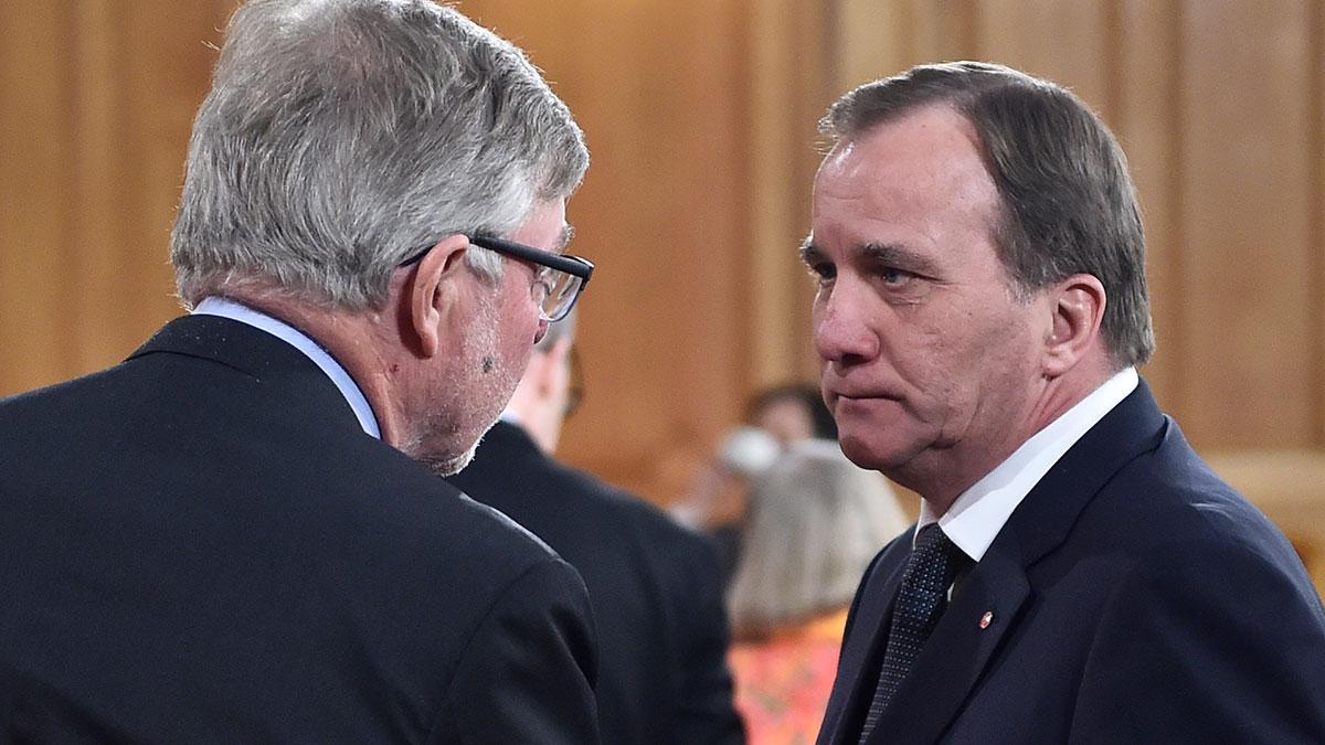 KU:s vice ordförande Björn von Sydow och statsminister Stefan Löfven. (Foto: TT)