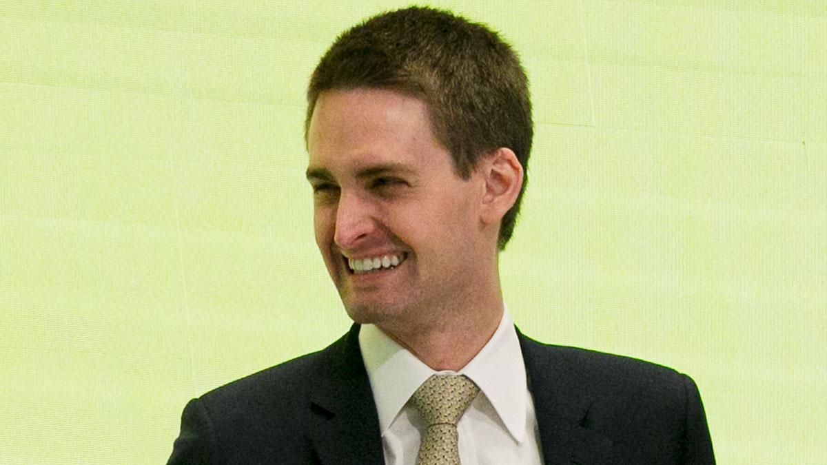 Den redan tjocka plånboken svällde ännu mer för Snaps vd Evan Spiegel under fjolåret. (Foto: TT)