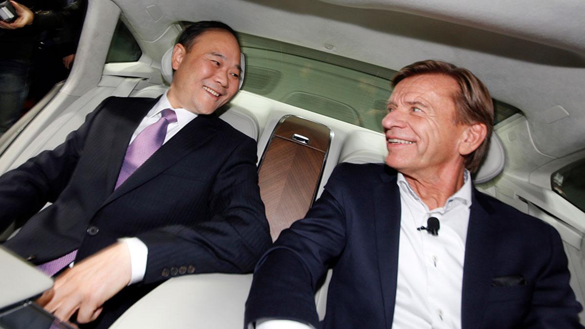 Geely-bossen Li Shufu och Volvo Cars vd Håkan Samuelsson. (Foto: TT)