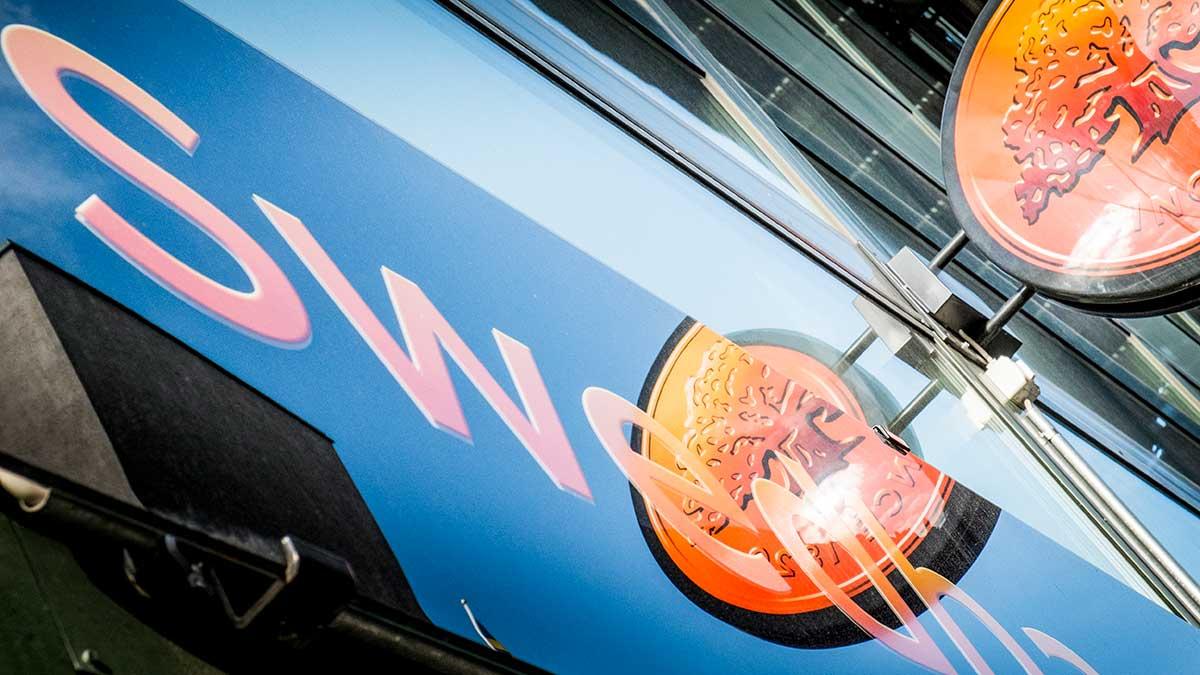 Börsplus behåller köprådet på Swedbank men beskriver bankaktien som "ett högriskpapper". (Foto: TT)