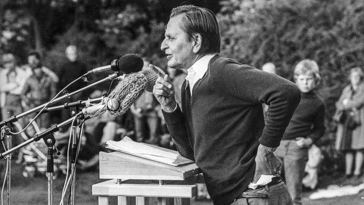 Olof Palme talar i Almedalen. Då fick folket chans att möta sina politiker i demokratins namn