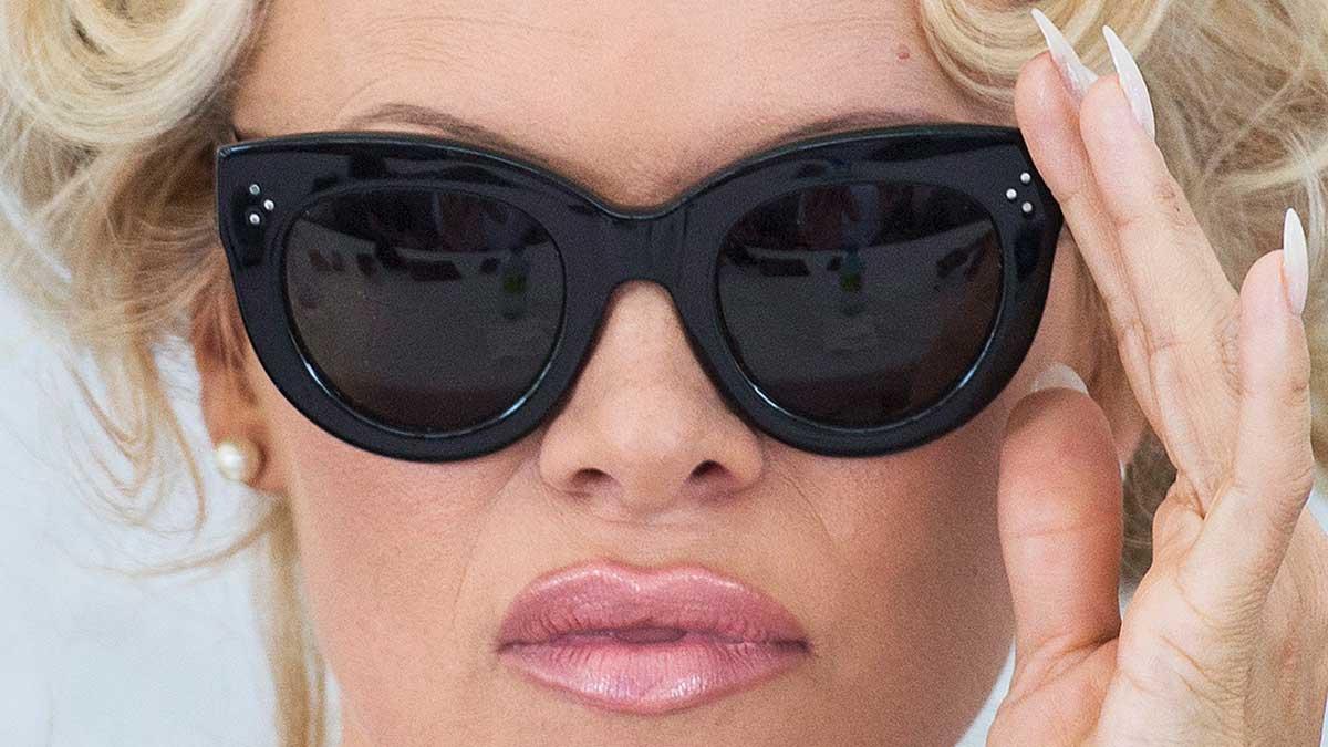 Pamela Anderson kanske inte är den som gnäller i första taget