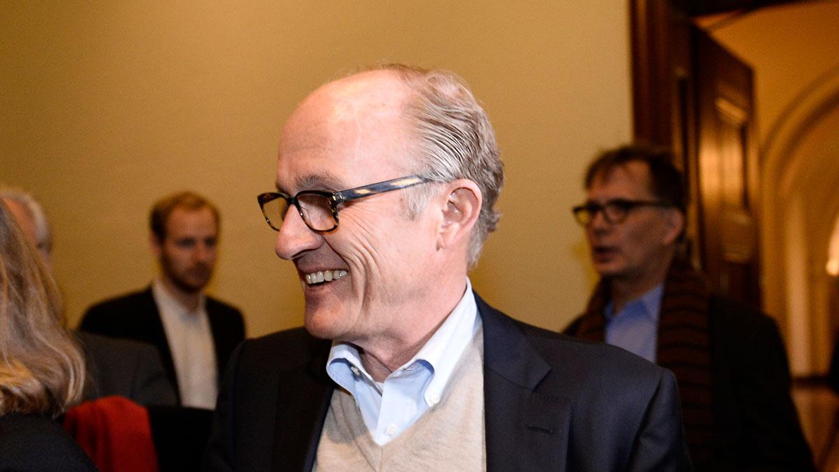 Finansmannen Mats Qviberg jublar över att han och de andra HQ-topparna slipper betala skadestånd i kölvattnet av HQ-skandalen. (Foto: TT)