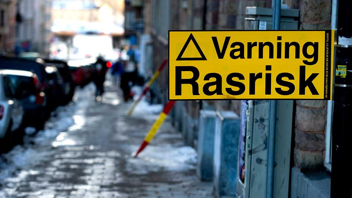 Di varnar i en analys för att det kan vara rasrisk i Swedbanks-aktie. (Foto: TT)