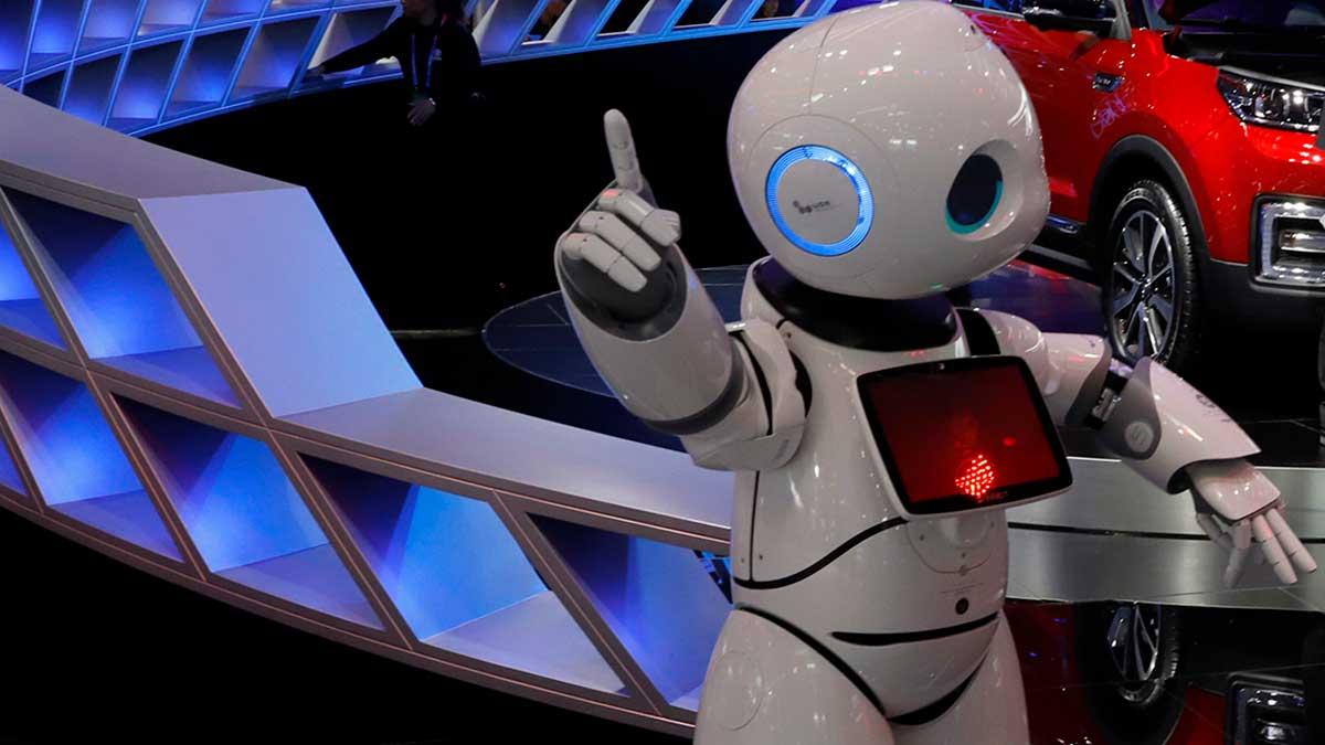 Börsens robotrådgivare klarar sig väl i turbulensen. Roboten på bilden har en annan roll. (Foto: TT)