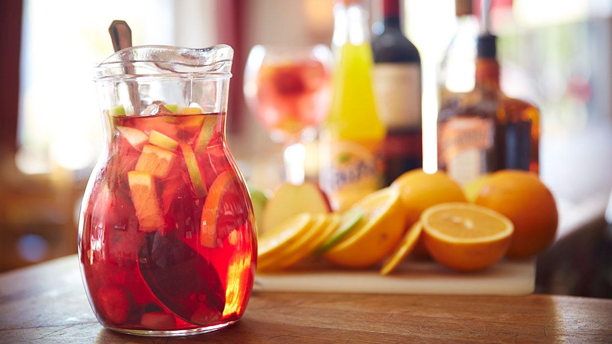 I artikeln får du tips på hur du gör julglögg av sangria