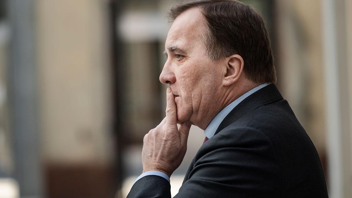 Socialdemokraterna med partiledaren och statsministern Stefan Löfven utesluter inte möjligheten att lämna Swedbank till följd av alla avslöjanden. (Foto: TT)