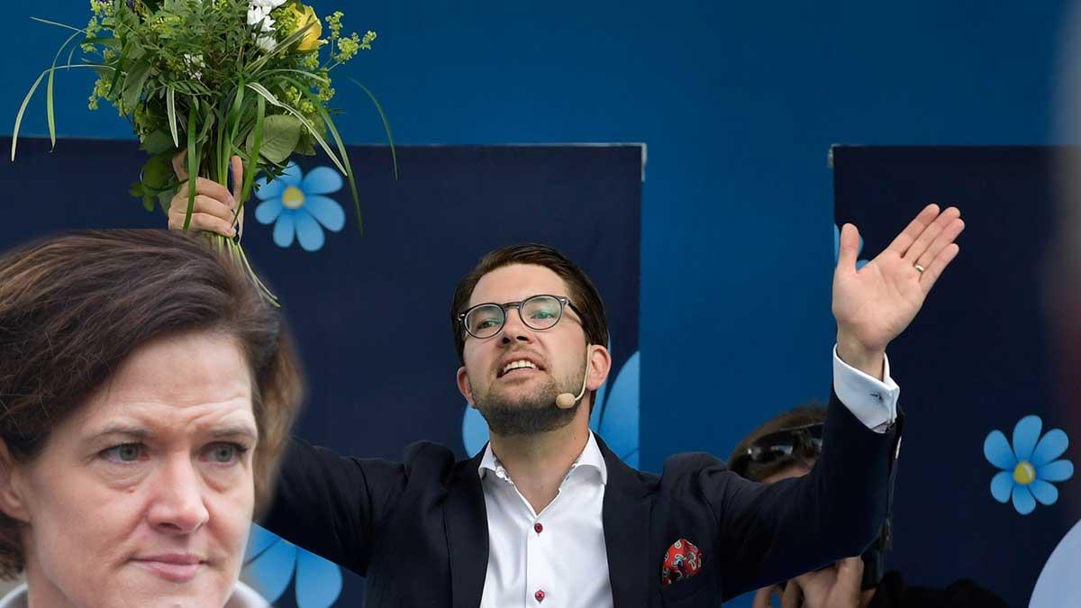 Jimmie Åkesson är i blåsväder efter att ha kritiserat SRP3 i direktsändning. (Foto:TT