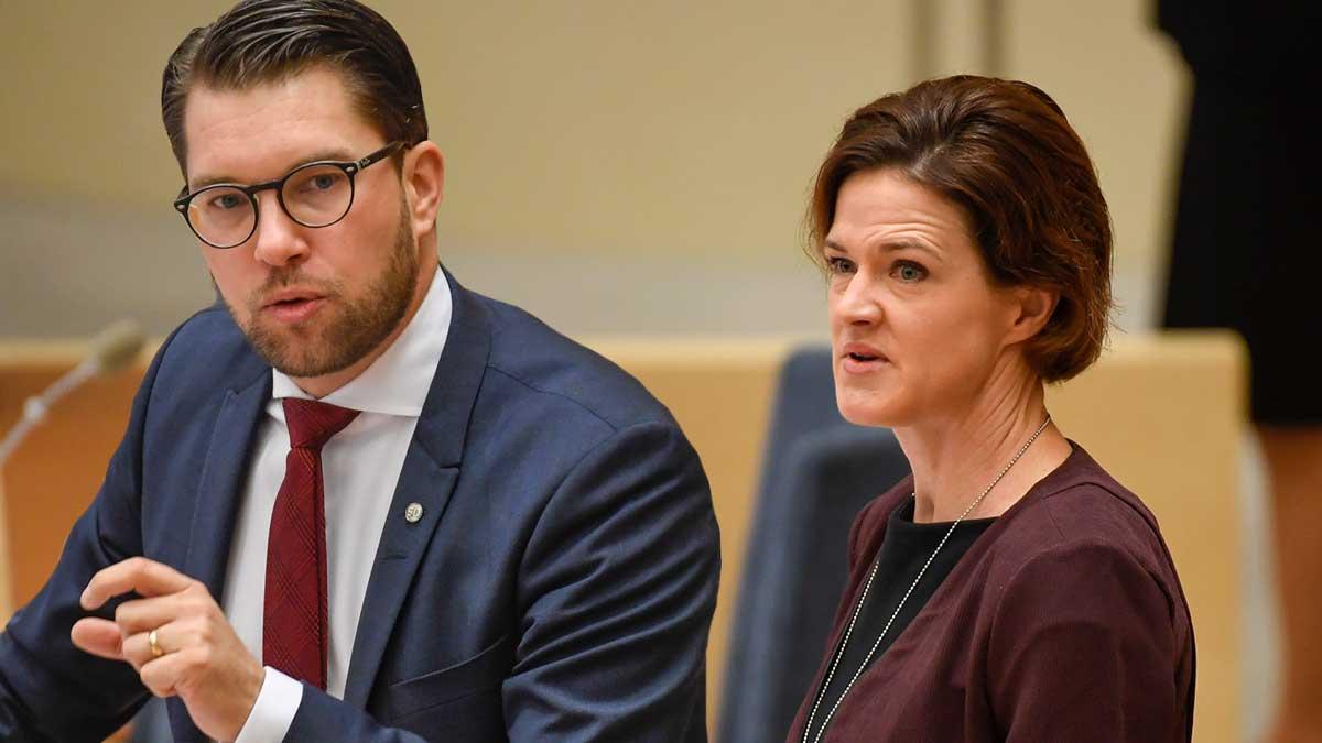 Jimmie Åkesson tänker inte oreserverat ge M-ledaren Anna Kinberg Batra stöd - han ställer upp flera krav. (Foto: TT)