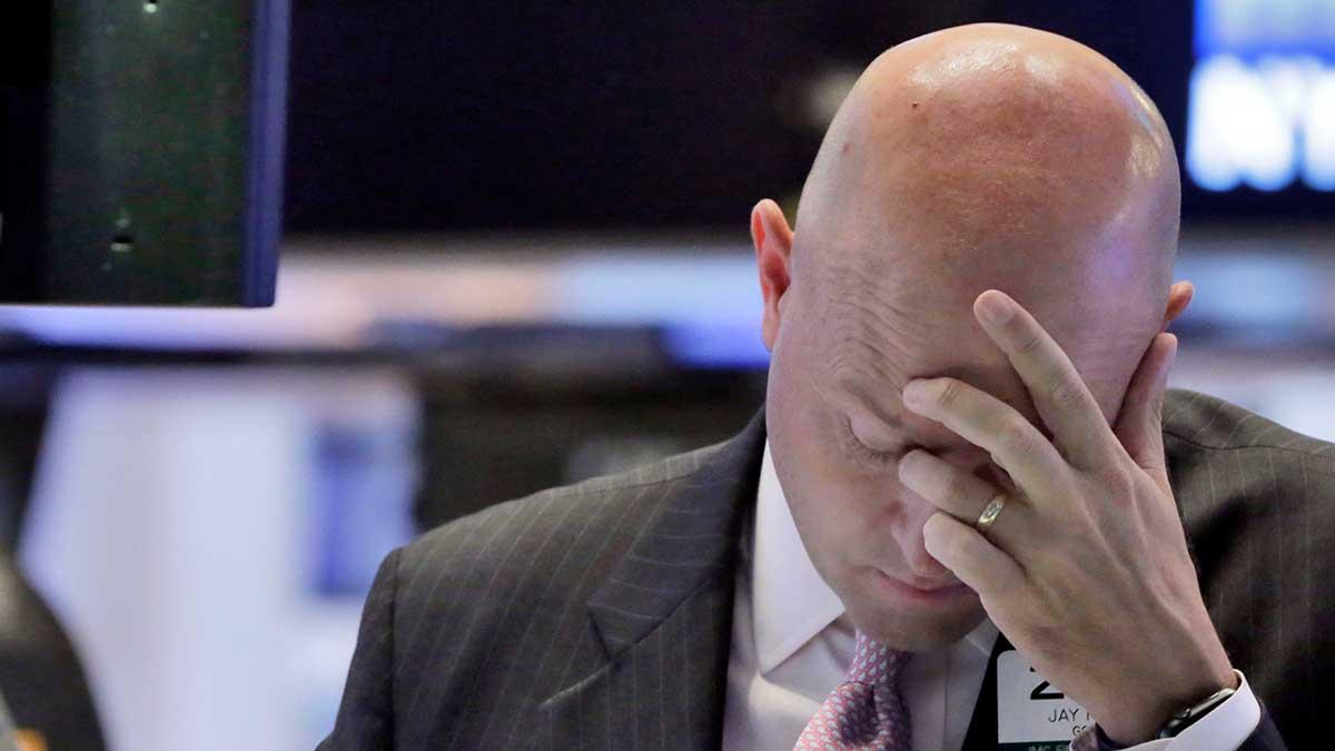 Bankerna kör med enkelhet över sina bolånekunder då ingen ifrågasätter utan bara betalar snällt. Bilden är tagen i ett annat sammanhang. (Foto: TT)