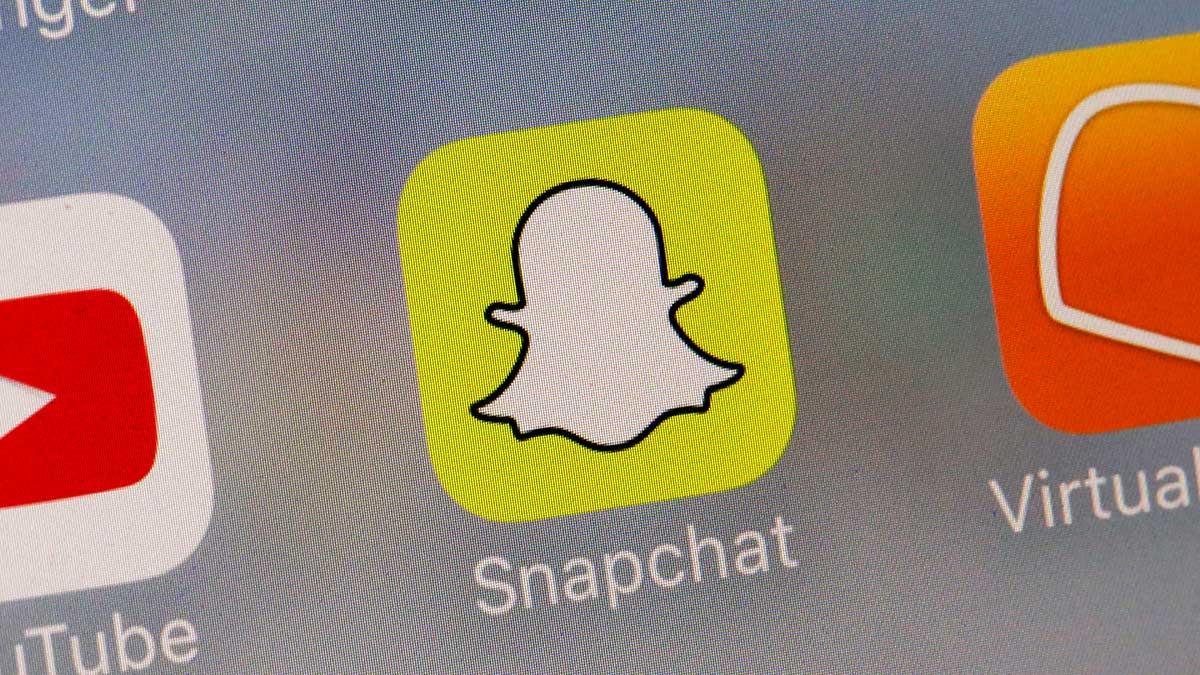 Snapchat Facebook