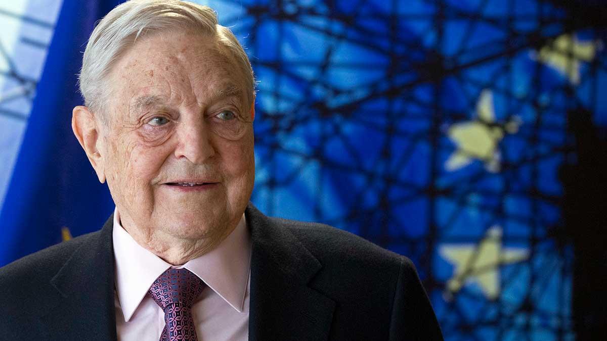 Valutagurun George Soros skänker 18 miljarder kronor till den egna