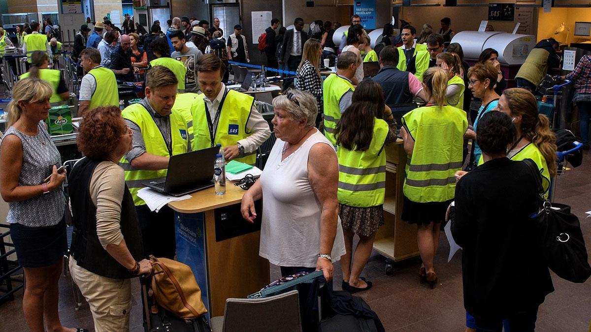 SAS-strejken är nu ett faktum, totalt drabbas cirka 170.000 resenärer bara under fredagen och lördagen. Bilden är tagen vid en titidgare pilotstrejk på SAS. (Foto: TT)