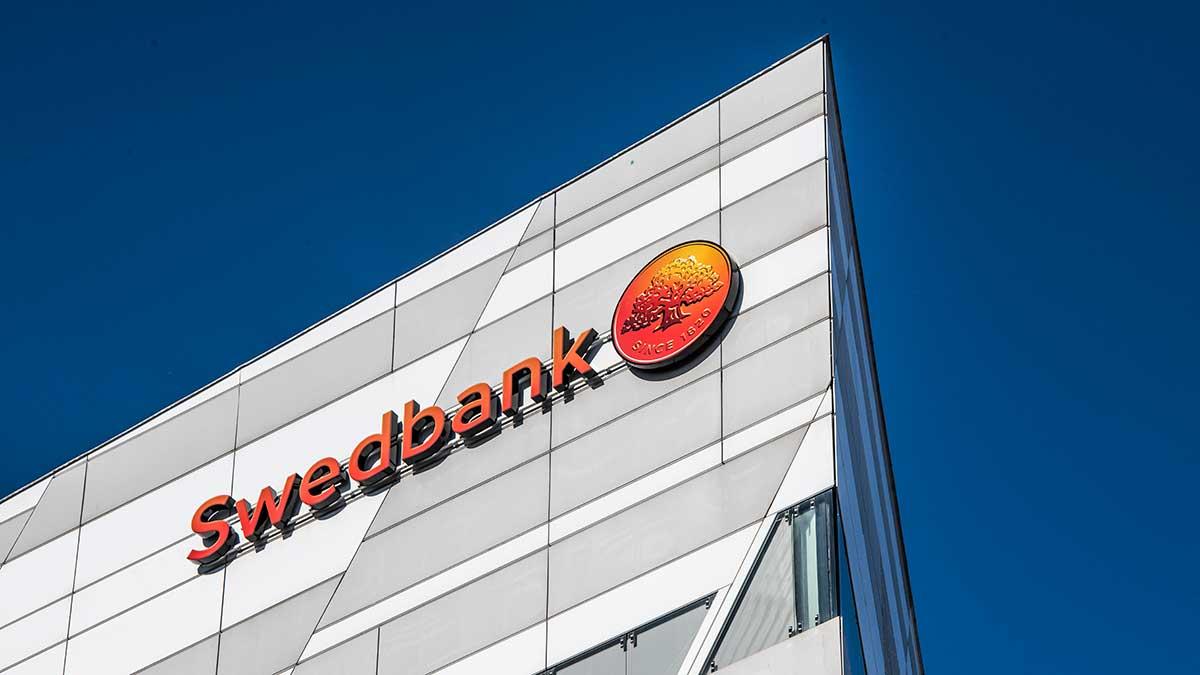 Svenska sparbanker är förberedda för nya utmaningar 2021, och utdelning väntas från Swedbank, enligt ny rapport. (Foto: TT)