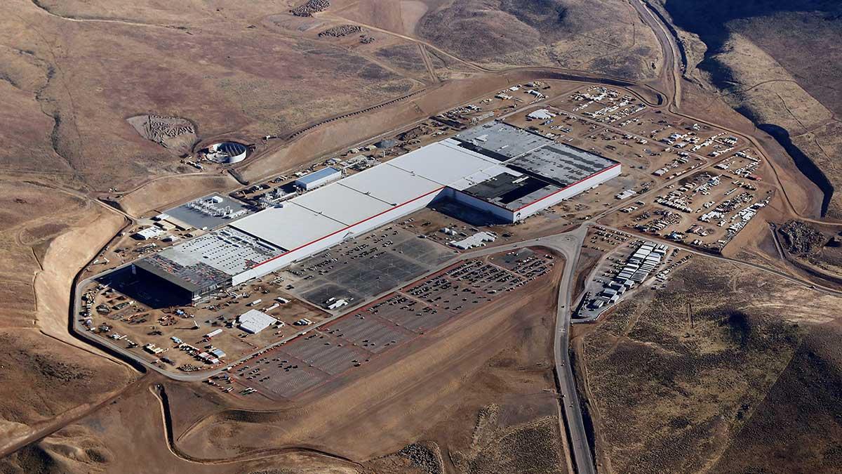 tesla-gigafactory-batterier