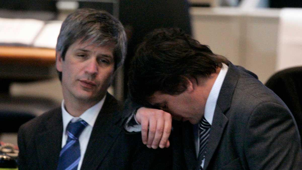 Priserna på bostädsrätter och villor fortsätter nedåt. Bilden är emellertid tagen i ett annat dystert sammanhang. (Foto: TT)