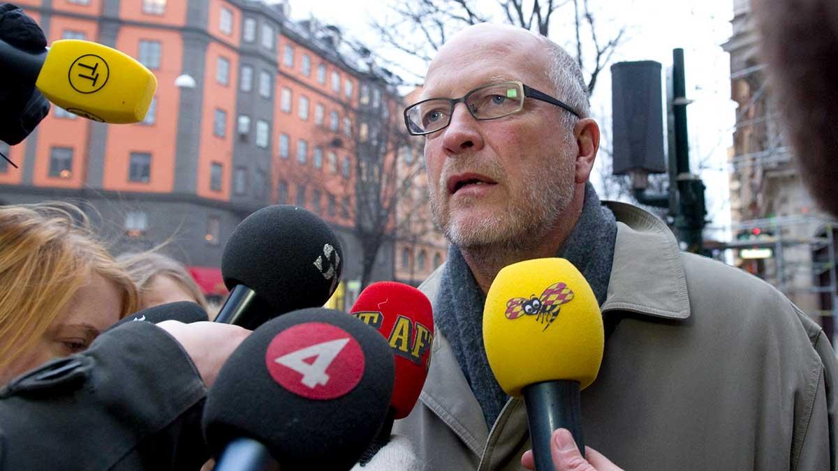 Studier som Delegationen för korrekta utbetalningar från välfärdssystemet gjort visar att 300 miljarder kronor felaktigt utbetalats. Sven-Erik Österberg är ordförande i delegationen och han kräver nu att regeringen vidtar åtgärder. (Foto: TT)