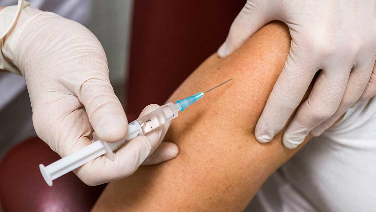 I artikeln får du tips på flera aktier som uppträder till synes oberörda i viruspaniken som nu skakar börsen. Dags att vaccinera sig mot börsfrossan? (Foto: TT)