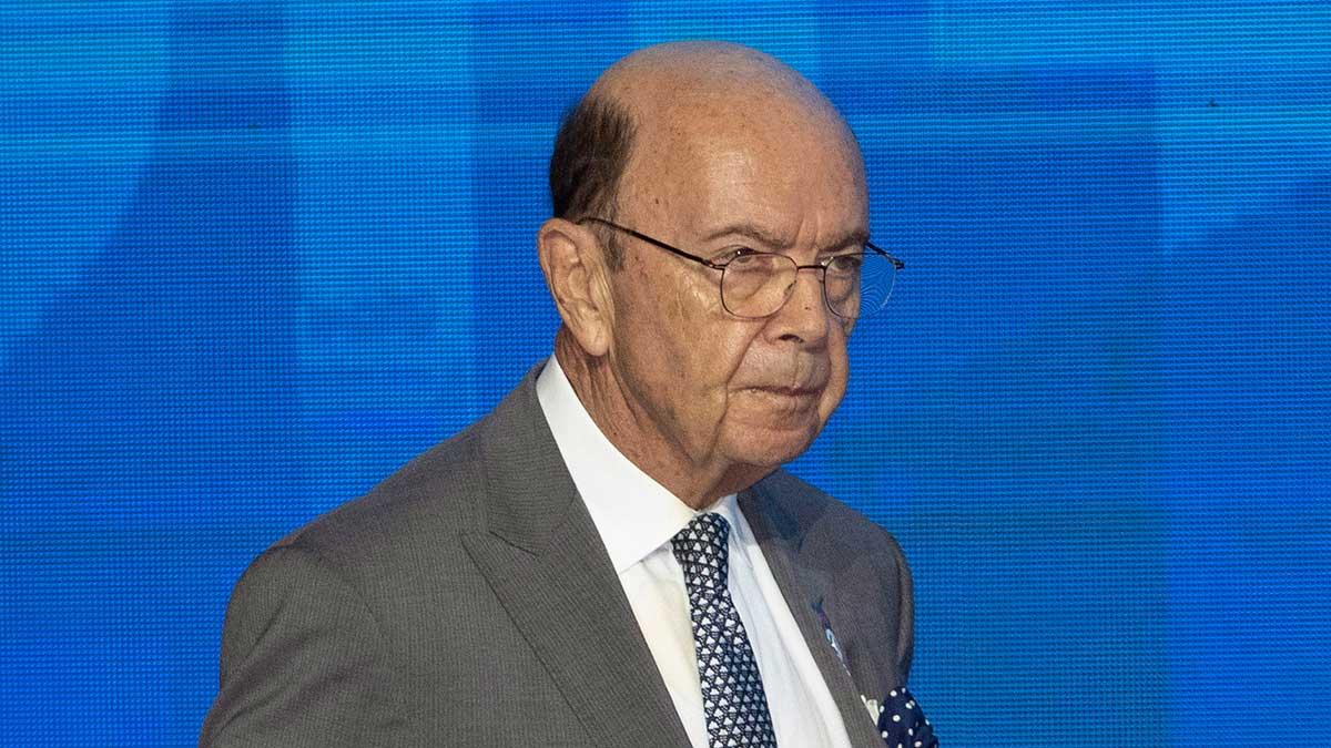 Den amerikanske handelsministern Wilbur Ross uttalande om coronaviruset väcker vrede i Kina. (Foto: TT)