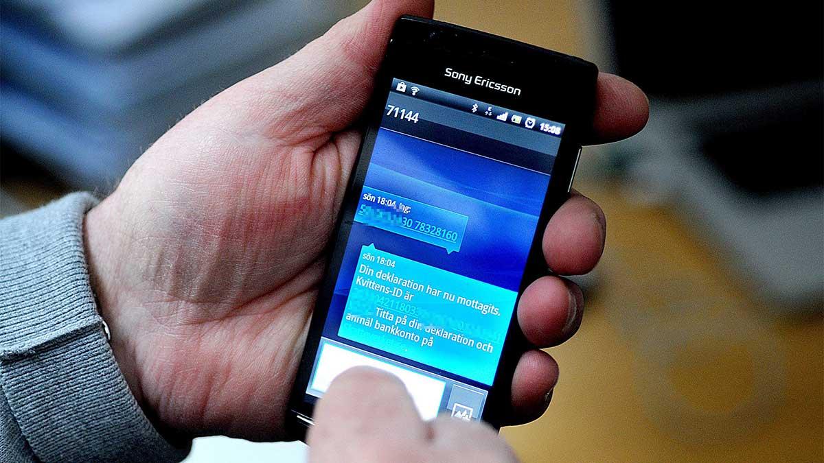 Förutsatt att du inte gör några ändringar i din deklaration och deklarerar digitalt så får du pengar före påsk, om du får återbäring på skatten vill säga. (Foto: TT)