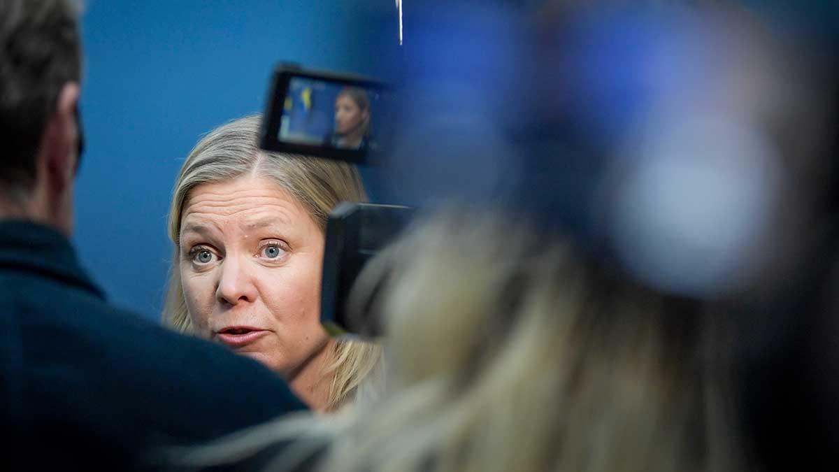 Sverige och världen befinner sig i ett allvarligt ekonomiskt läge. Det säger finansminister Magdalena Andersson i samband med en pressträff. "Företag kommer gå i konkurs och människor kommer bli arbetslösa", säger hon. (Foto: TT)
