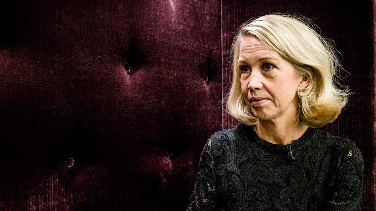 Industrivärdens resultat påverkas starkt av den negativa börsutvecklingen i det första kvartalet. På bilden syns investmentbolagets vd Helena Stjernholm. (Foto: TT)