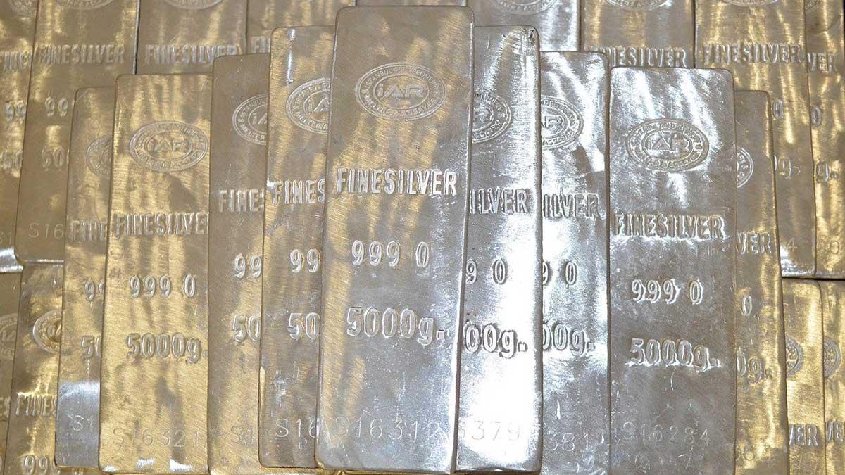 ”Silver är sannolikt en av de absolut bästa investeringarna under kommande decennium. Silver brukar beskrivas som guld på steroider, och prisrörelserna brukar vara två till tre gånger så stora om för guld”, säger Johan Arvsten, analytiker på Nordic Gold Trade, i artikeln. (Foto: Pixabay)