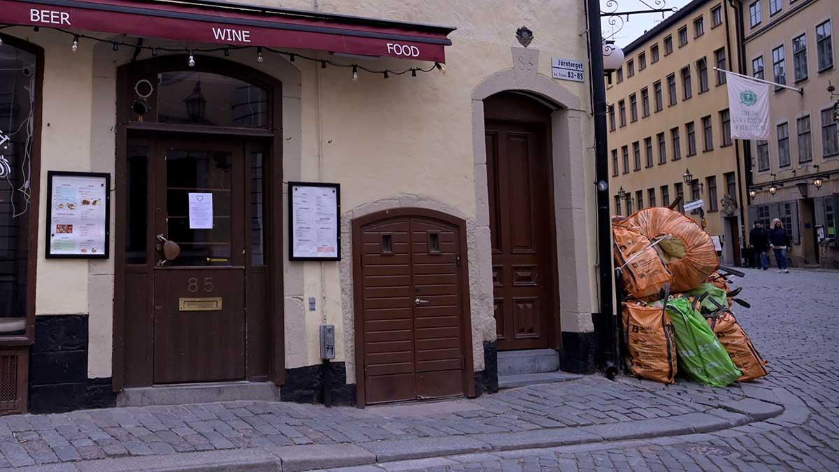 UC spår att konkurserna i hotell- och restaurangbranschen mer än fördubblas i april. På bilden syns ett öde Gamla stan. Restaurangen på bilden har ingen koppling till innehållet i artikeln. (Foto: TT)