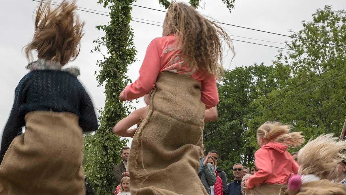 Hoppet stiger för bostadspriserna, som enligt ny statistik fortsätter uppåt lagom till midsommar. (Foto: TT)