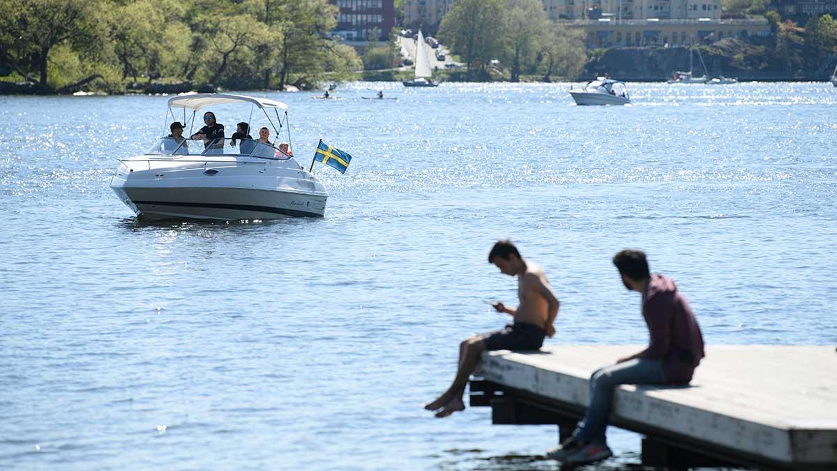 Sveriges barometerindikator ökar i juni från ett historiskt ras i april. Det hettar till, så att säga, även om det kanske inte kan mäta sig med värmeböljan som just nu drar fram över landet. (Foto: TT)