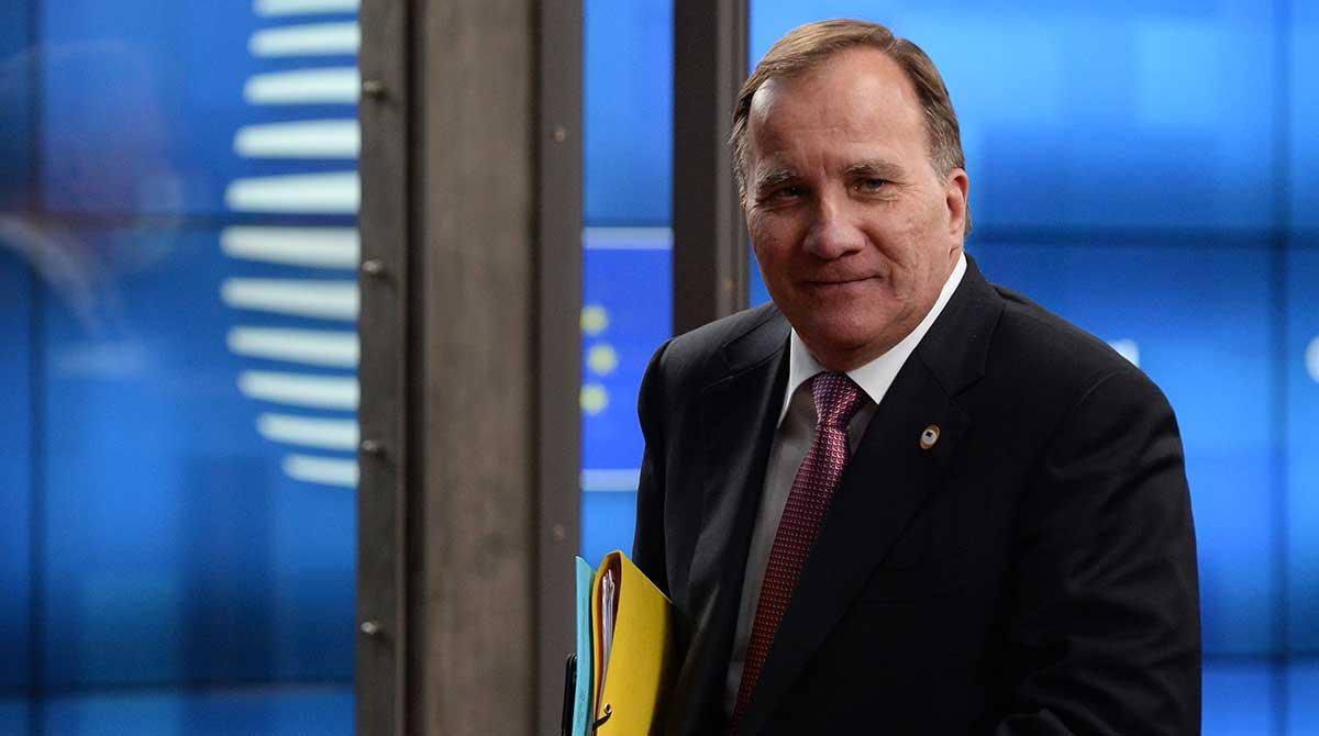 Statsminister Stefan Löfven (S) kan dra en lättnadens suck, åtminstone temporärt, då parterna nu återupptar las-förhandlingarna. Löfven har haft ett hot om misstroendevotum och en regeringskris hängande över sig. (Foto: TT)