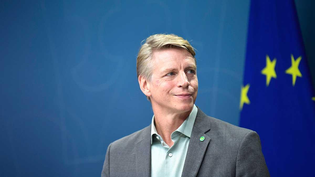 Per Bolund (MP) säger att "nu blir det åka av" apropå regeringens klimatsatsning på nära tio miljarder i budgeten för 2021. (Foto: TT)