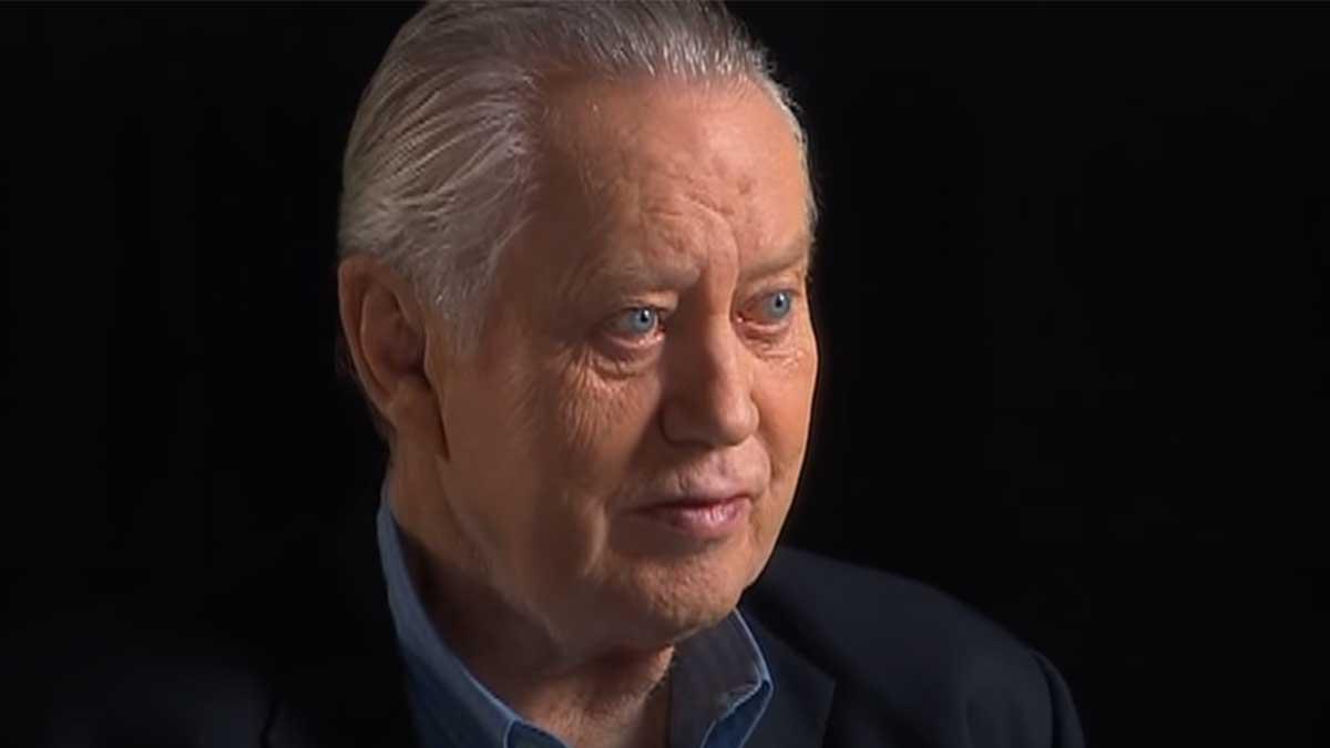 Chuck Feeney, 89, är inte som andra – har har gett bort hela sin förmögenhet på motsvarande cirka 70 miljarder till välgörande ändamål. (Foto: skärmdump från Youtube)