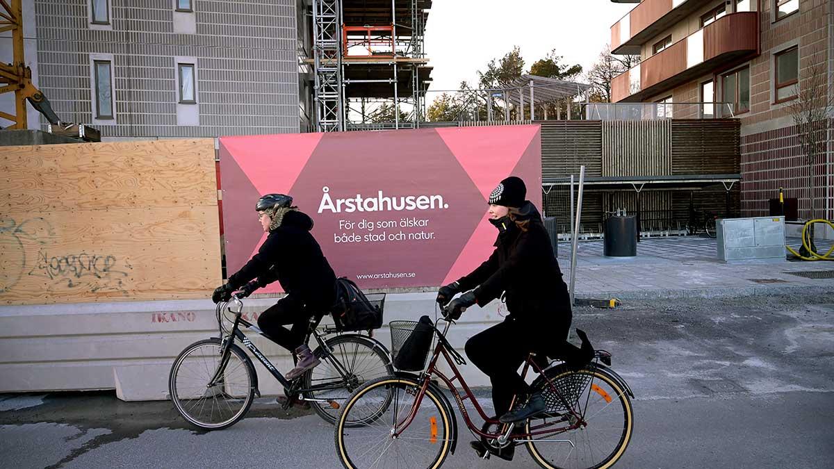 Andelen hushåll som tror på stigande priser ökar med tio procentenheter till 65 procent o oktober, enligt SEB. (Foto: TT)