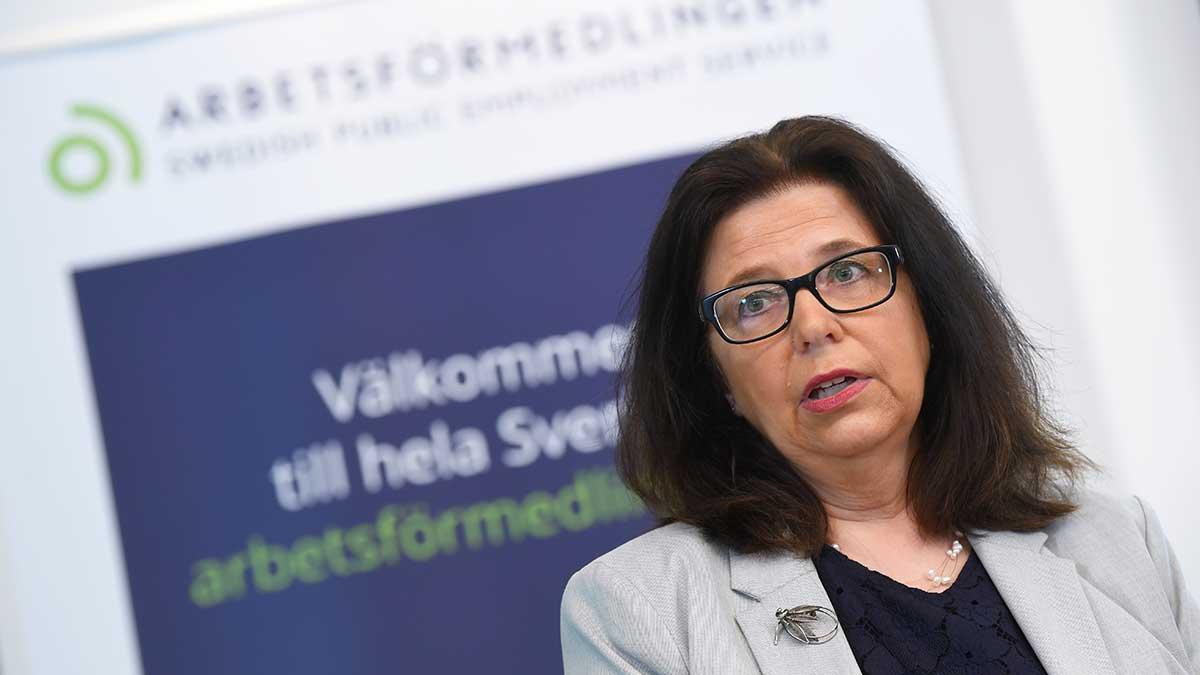 Nästa år, 2021, räknar Arbetsförmedlingen med att arbetslösheten ökar till 9,1 procent. "Effekterna av pandemin kommer att påverka arbetsmarknaden i flera år", konstaterar generaldirektör Maria Mindhammar. (Foto: TT)