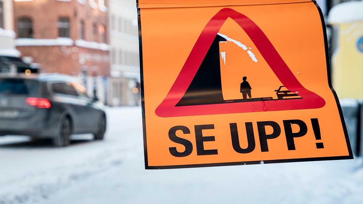 Bostadsköpare varnas nu för att bosätta sig i kommuner med skyhöga skulder. Ta reda på hur stora skulder kommunen har innan du klipper till, är rådet på Expressens ledarsida. (Foto: TT)