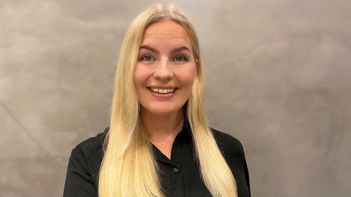 "Fondåret 2020 har bjudit på historiska rörelser och bevisar troligtvis mer än något annat år vikten av att vara långsiktig", säger Johanna Englund, sparekonom på Fondbolagens förening. (Foto: Fondbolagens förening)