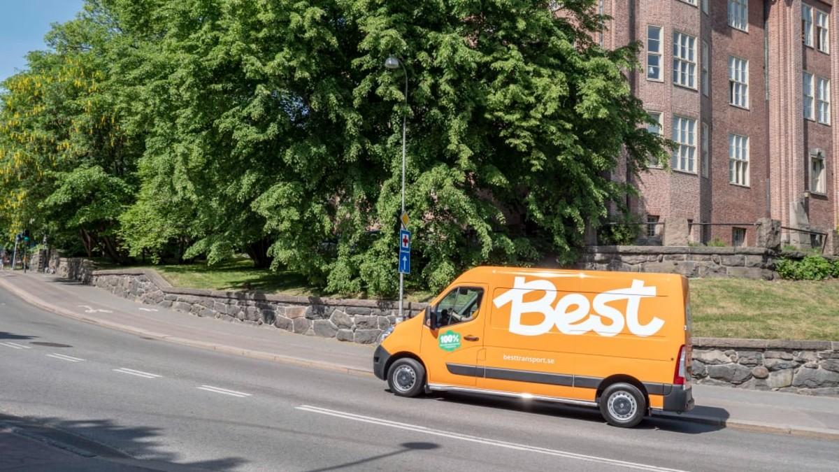 Best Transport ska nu se över den kritiserade ersättningsmodellen och pausa vitessystemet för chaufförer. (Foto: Best Transport)