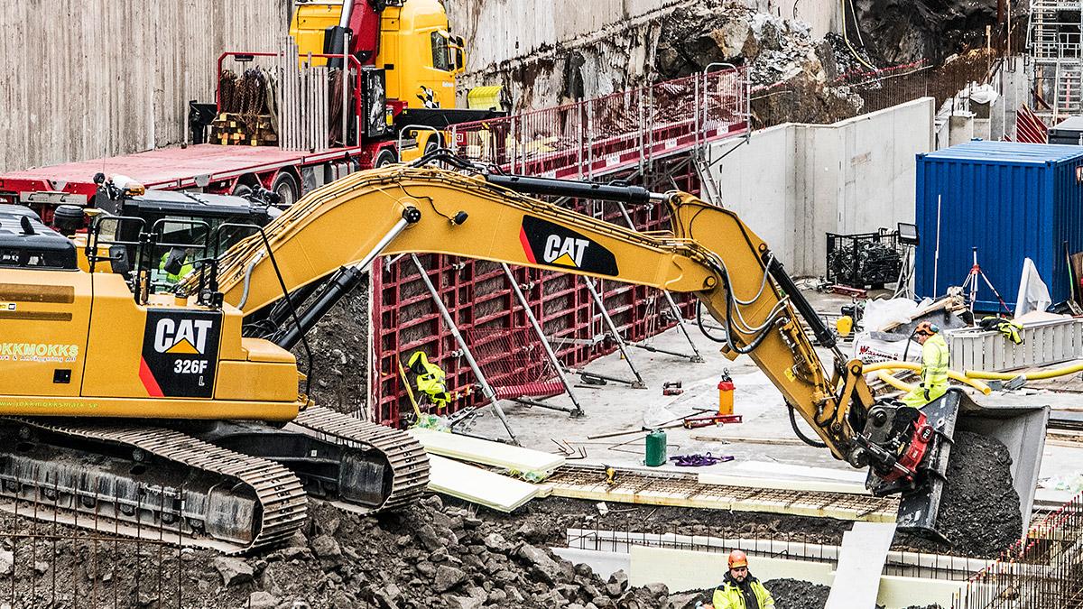 Nu vill regeringen gräva djupare i hur mycket utsläpp arbetsmaskiner orsaker. (Foto: TT)