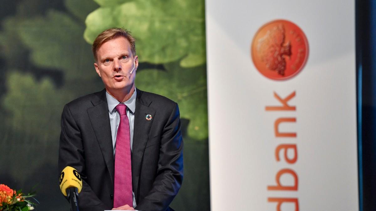 Jens Henriksson, vd för Swedbank, avböjer att kommentera om banken var utsett för ett cyberangrepp under förra veckan. (Foto: TT)